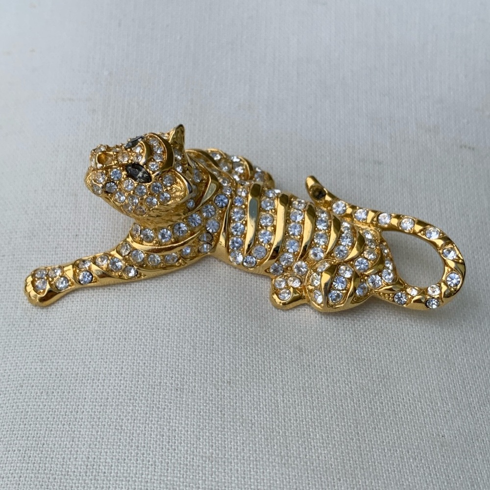 Vintage Trifari 1991 Rare gold tone pave limited edition crystal tiger brooch - Picture 3 of 9